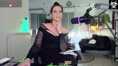 Lana The Virus online show from October 22, 2025, 11:54 am