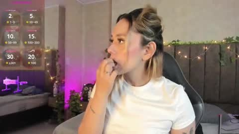 Lana online show from February 18, 2026, 5:25 am