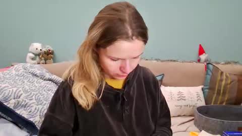 Snapshot of lanaangeldream chatting on December 23, 2025, 9:40 am Lana online show from December 23, 2025, 9:40 am