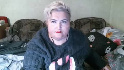 lanacat555 online show from December 16, 2025, 9:09 pm