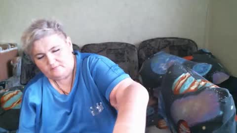 lanacat555 online show from April 10, 2026, 2:44 pm