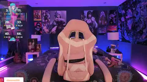 Snapshot of lanakyutt chatting on November 4, 2025, 12:04 pm L A N A online show from November 4, 2025, 12:04 pm