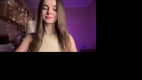 Snapshot of lanaloulou chatting on December 20, 2024, 7:17 pm Lana online show from December 20, 2024, 7:17 pm