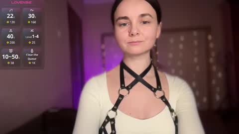 Lana online show from November 7, 2025, 10:10 pm