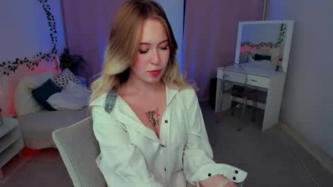 Snapshot of lanaroselle chatting on September 8, 2025, 10:20 pm Lana online show from September 8, 2025, 10:20 pm