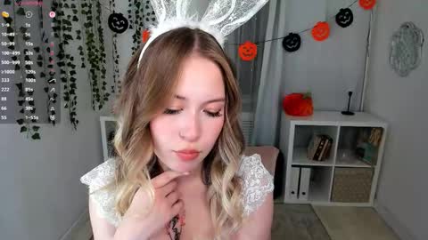 Snapshot of lanaroselle chatting on October 31, 2025, 2:18 pm Lana online show from October 31, 2025, 2:18 pm