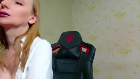 Lana online show from December 31, 2024, 5:18 pm