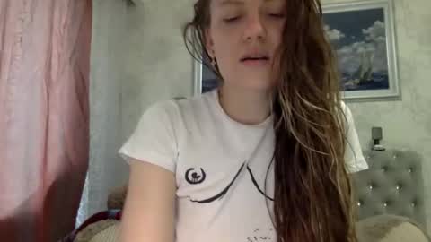 Snapshot of langoria chatting on May 6, 2026, 11:59 am langoria online show from May 6, 2026, 11:59 am