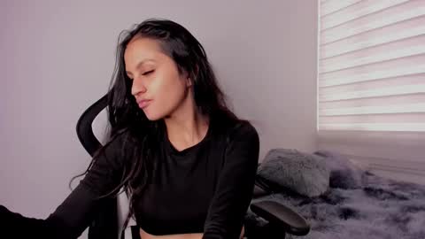 lanna_as online show from February 13, 2025, 6:16 pm