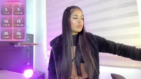 lanna_as online show from October 14, 2025, 2:40 pm