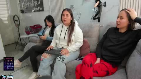 lanna_as online show from January 19, 2026, 1:15 pm