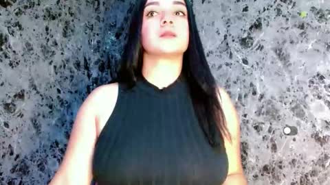 Lanna online show from March 24, 2026, 2:44 pm