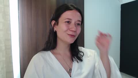 Lanna online show from December 18, 2024, 5:00 pm