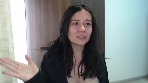 Lanna online show from March 3, 2025, 4:03 pm