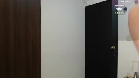 Lanna online show from September 26, 2025, 1:26 pm