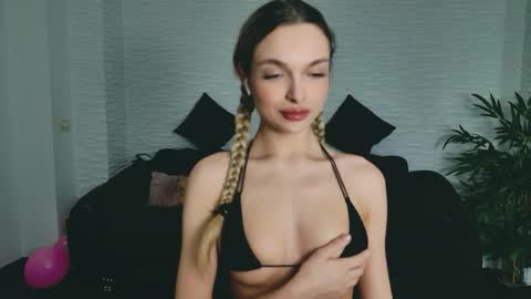 Lanna online show from April 9, 2026, 6:13 pm