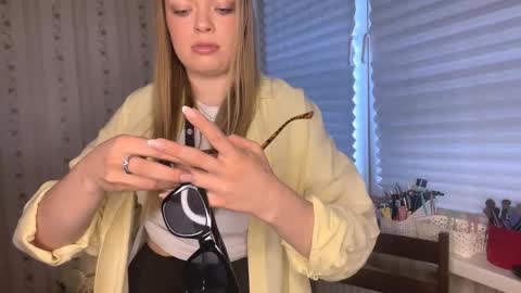 Snapshot of lanniecastellow chatting on March 28, 2026, 1:54 pm Hello My name is Lola online show from March 28, 2026, 1:54 pm