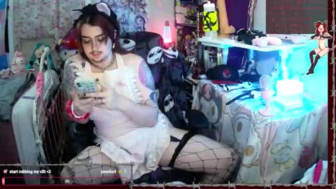 Snapshot of lapdoghellhound chatting on October 22, 2025, 4:35 am FtMhellhound online show from October 22, 2025, 4:35 am