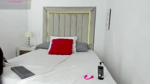 Snapshot of lapiz_lazuli12 chatting on October 17, 2025, 7:38 pm Julian online show from October 17, 2025, 7:38 pm