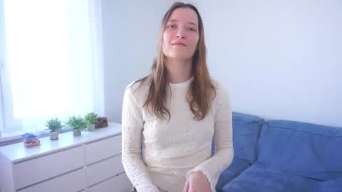 Snapshot of laquitabax chatting on March 17, 2026, 7:12 am April online show from March 17, 2026, 7:12 am