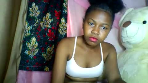 Snapshot of lara_belle chatting on April 30, 2026, 6:31 am lara_belle online show from April 30, 2026, 6:31 am