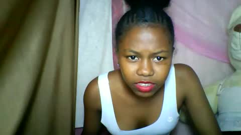 Snapshot of lara_belle chatting on May 3, 2026, 2:23 pm lara_belle online show from May 3, 2026, 2:23 pm
