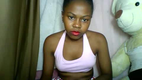 Snapshot of lara_belle chatting on May 5, 2026, 5:37 am lara_belle online show from May 5, 2026, 5:37 am