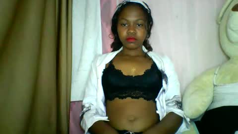 Snapshot of lara_belle chatting on May 8, 2026, 9:42 pm lara_belle online show from May 8, 2026, 9:42 pm