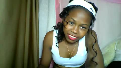 Snapshot of lara_belle chatting on May 9, 2026, 9:47 am lara_belle online show from May 9, 2026, 9:47 am