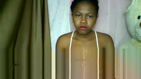 Snapshot of lara_belle chatting on May 12, 2026, 7:38 am lara_belle online show from May 12, 2026, 7:38 am