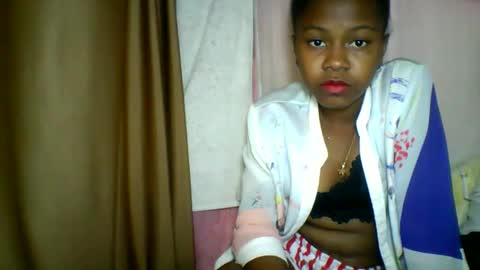 Snapshot of lara_belle chatting on May 15, 2026, 10:50 pm lara_belle online show from May 15, 2026, 10:50 pm