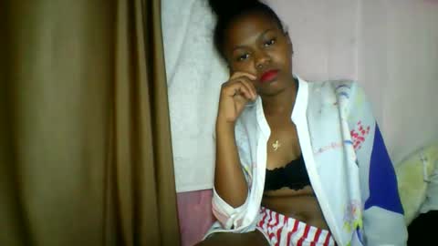 Snapshot of lara_belle chatting on May 15, 2026, 11:23 pm lara_belle online show from May 15, 2026, 11:23 pm