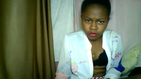 Snapshot of lara_belle chatting on May 16, 2026, 12:29 am lara_belle online show from May 16, 2026, 12:29 am
