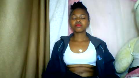 Snapshot of lara_belle chatting on May 22, 2026, 3:02 am lara_belle online show from May 22, 2026, 3:02 am