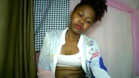 Snapshot of lara_belle chatting on May 30, 2026, 7:22 pm lara_belle online show from May 30, 2026, 7:22 pm