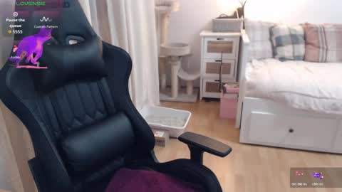 Snapshot of lara_c_rau chatting on December 3, 2025, 7:45 pm Lara online show from December 3, 2025, 7:45 pm