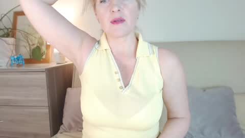 Snapshot of lara_fisher chatting on February 25, 2025, 7:25 pm lara_fisher online show from February 25, 2025, 7:25 pm