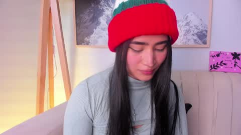 Snapshot of lara_madisson chatting on December 13, 2024, 4:43 am Lara Madisson online show from December 13, 2024, 4:43 am