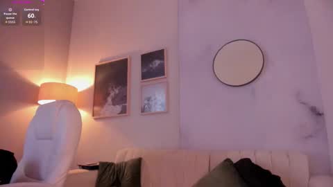 Snapshot of lara_madisson chatting on September 22, 2025, 5:42 am Lara Madisson online show from September 22, 2025, 5:42 am