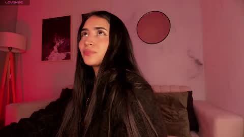 Snapshot of lara_madisson chatting on October 5, 2025, 5:39 am Lara Madisson online show from October 5, 2025, 5:39 am