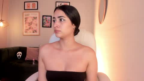 Lara Madisson online show from May 25, 2026, 6:52 am