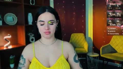 Snapshot of lara_moon1 chatting on May 19, 2026, 1:56 am your dream online show from May 19, 2026, 1:56 am