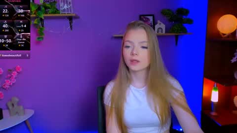 Snapshot of lara_moon1 chatting on May 20, 2026, 6:52 am your dream online show from May 20, 2026, 6:52 am