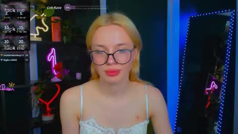 Snapshot of lara_moon1 chatting on May 21, 2026, 7:04 am your dream online show from May 21, 2026, 7:04 am