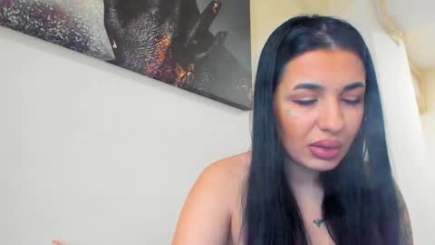 Snapshot of lara_squirtx chatting on February 3, 2025, 8:02 am Lara online show from February 3, 2025, 8:02 am