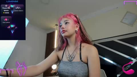 Snapshot of laracooper_ chatting on February 8, 2026, 12:30 pm LaraCooper online show from February 8, 2026, 12:30 pm