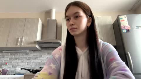 Snapshot of larainerothmiller chatting on March 5, 2026, 8:32 am lara online show from March 5, 2026, 8:32 am