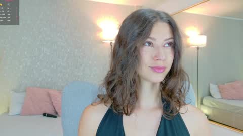 Lara  online show from May 14, 2026, 2:02 pm