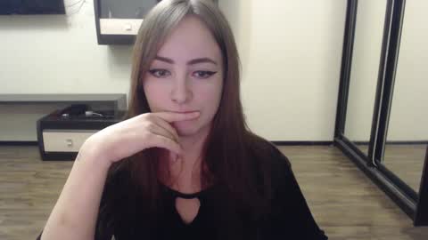 Laralianna online show from December 8, 2024, 2:52 pm