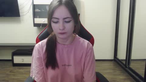 Laralianna online show from December 25, 2024, 1:30 pm